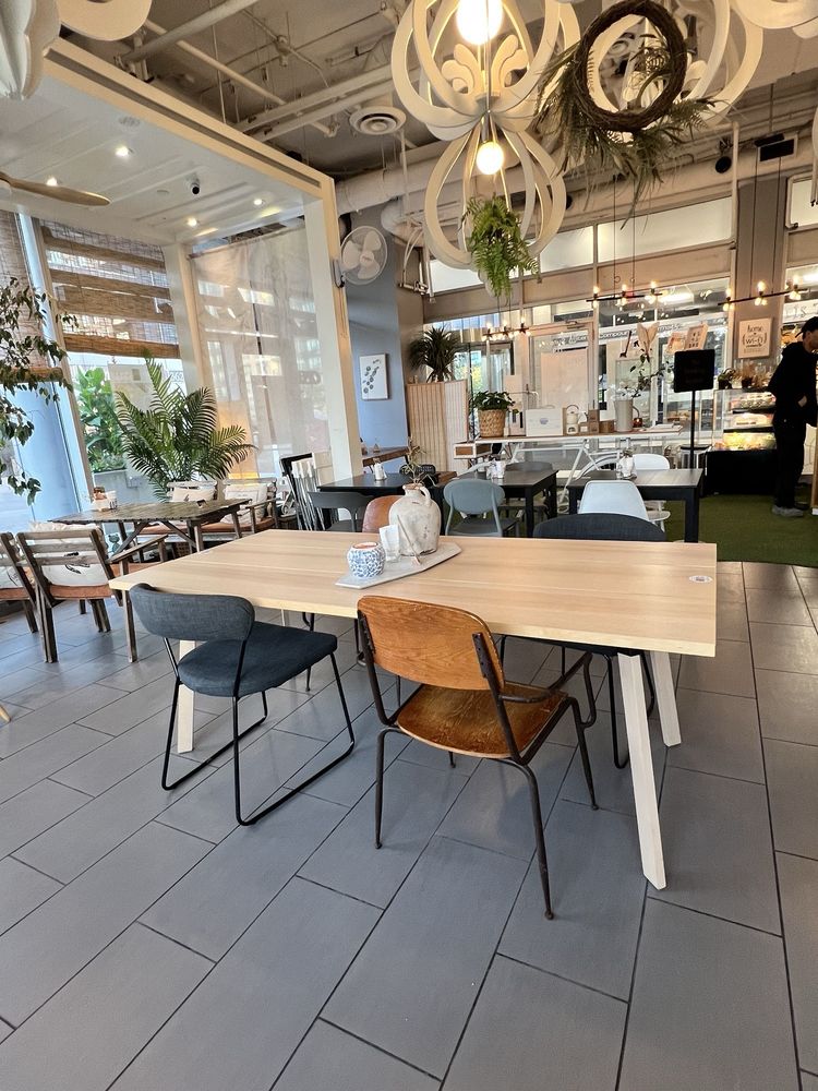 Miss Lin Cafe bright Markham interior